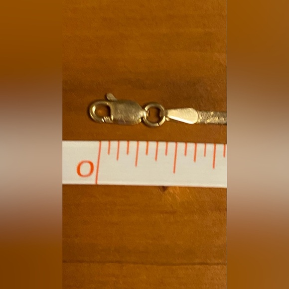 14kt Gold Herringbone Necklace - Picture 12 of 17